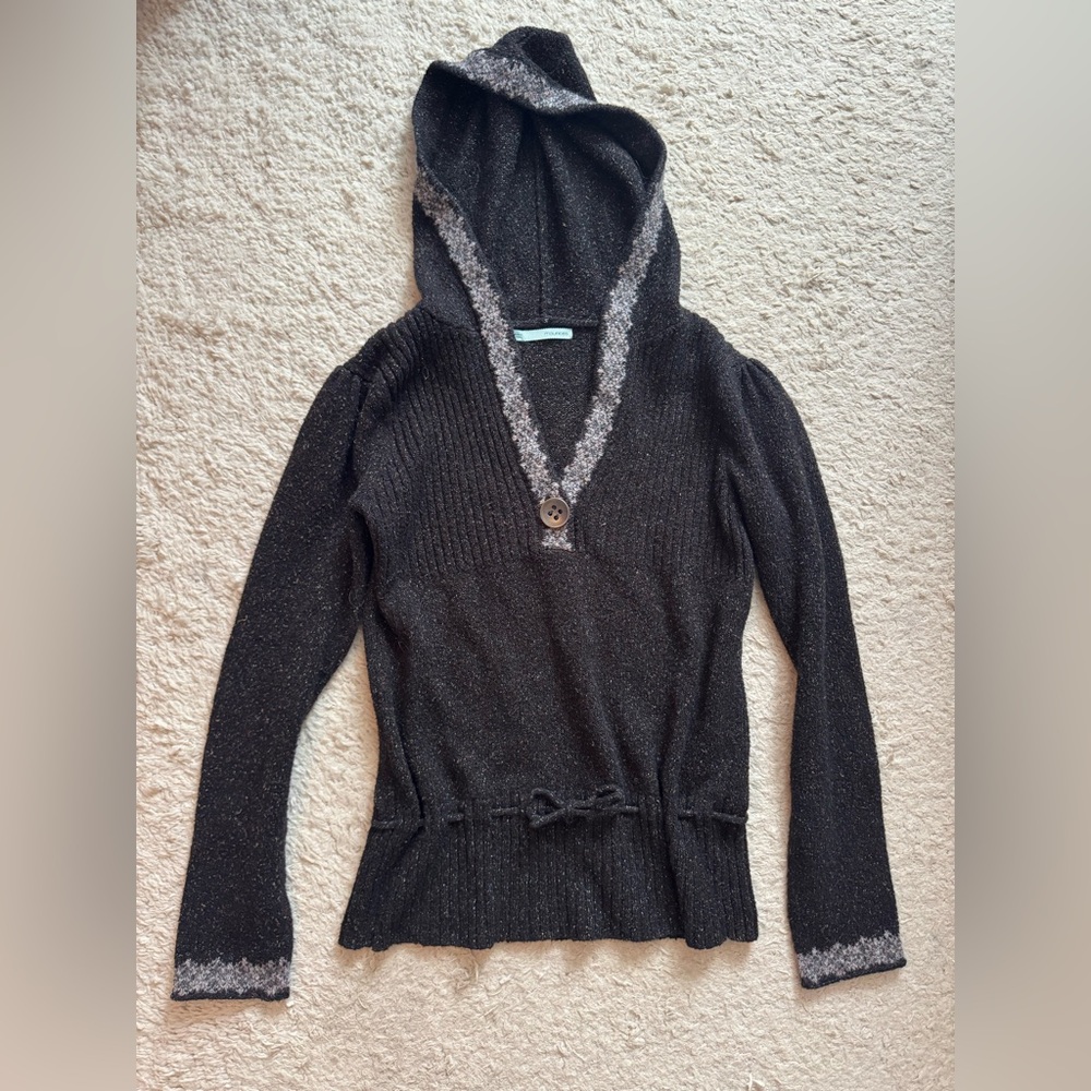 Hooded sweater